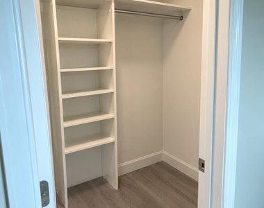 9079 Kingsmoor Way - Photo Thumbnail 18