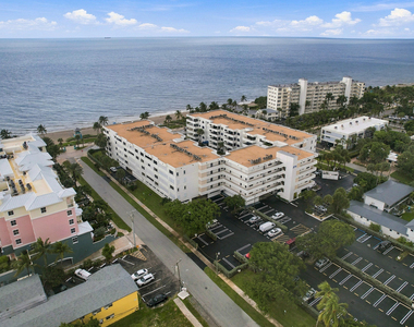 330 Se 20th Avenue - Photo Thumbnail 1