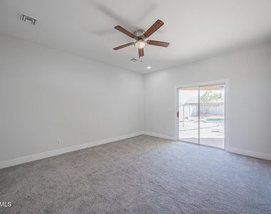 1341 E Garnet Circle - Photo Thumbnail 13
