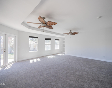 1341 E Garnet Circle - Photo Thumbnail 4