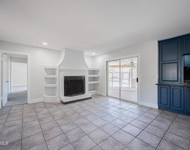 1341 E Garnet Circle - Photo Thumbnail 19
