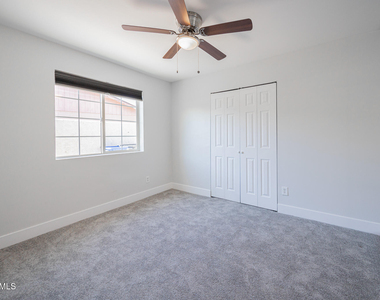 1341 E Garnet Circle - Photo Thumbnail 25
