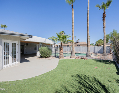 1341 E Garnet Circle - Photo Thumbnail 32