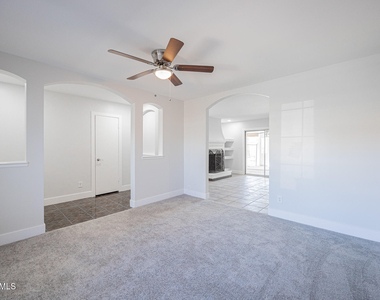1341 E Garnet Circle - Photo Thumbnail 23