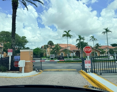 8801 Wiles Road - Photo Thumbnail 34