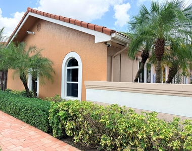 8801 Wiles Road - Photo Thumbnail 17
