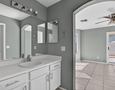 1635 E Ash Avenue - Photo Thumbnail 15