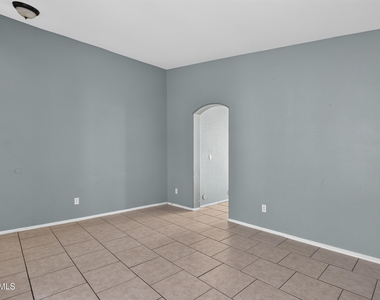1635 E Ash Avenue - Photo Thumbnail 6
