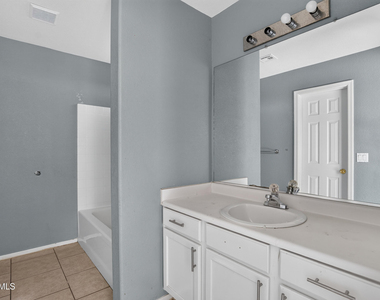 1635 E Ash Avenue - Photo Thumbnail 18