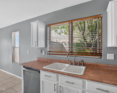 1635 E Ash Avenue - Photo Thumbnail 11