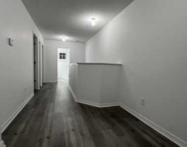 209 Castlemain Circle - Photo Thumbnail 20