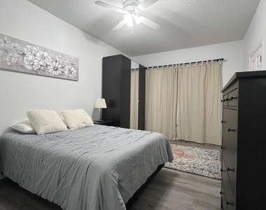 209 Castlemain Circle - Photo Thumbnail 3