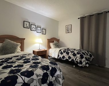 209 Castlemain Circle - Photo Thumbnail 13
