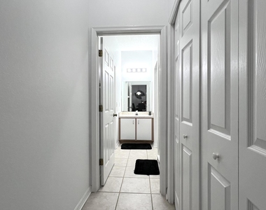 209 Castlemain Circle - Photo Thumbnail 4