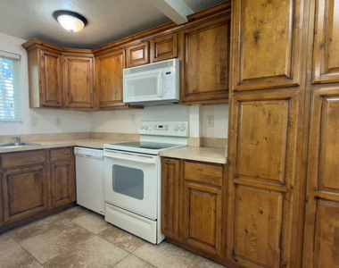 8238 E Thomas Road - Photo Thumbnail 18