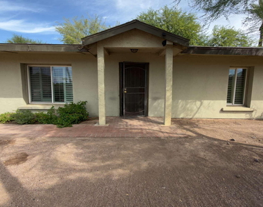 8238 E Thomas Road - Photo Thumbnail 2