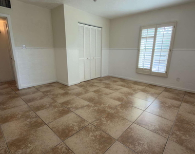 8238 E Thomas Road - Photo Thumbnail 8
