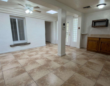 8238 E Thomas Road - Photo Thumbnail 20