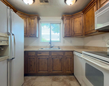 8238 E Thomas Road - Photo Thumbnail 17