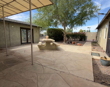 8238 E Thomas Road - Photo Thumbnail 22