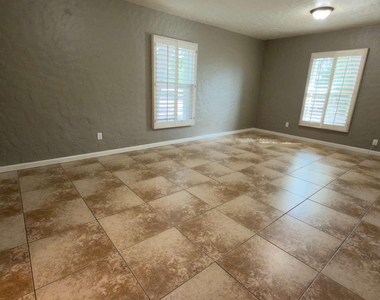 8238 E Thomas Road - Photo Thumbnail 10