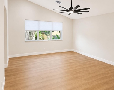 6170 Nw 77th Place N - Photo Thumbnail 14