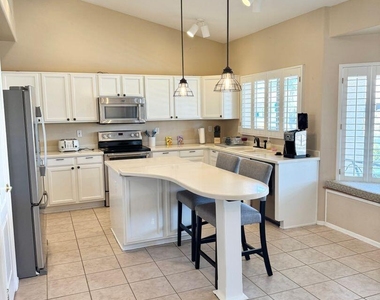 14971 N 88th Lane - Photo Thumbnail 11
