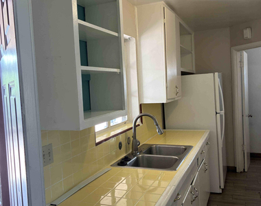 726 W 12th Place - Photo Thumbnail 16