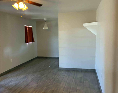 726 W 12th Place - Photo Thumbnail 1