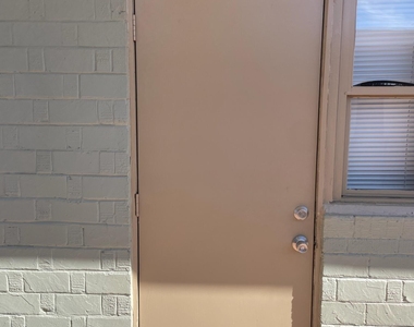 1222 W Roosevelt Street - Photo Thumbnail 9