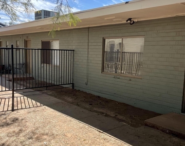 1222 W Roosevelt Street - Photo Thumbnail 8