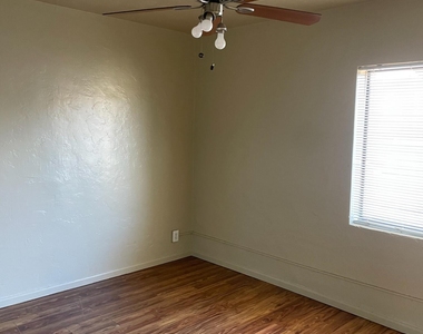 1222 W Roosevelt Street - Photo Thumbnail 3