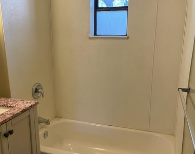 1222 W Roosevelt Street - Photo Thumbnail 6