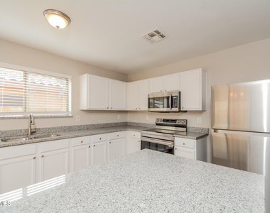 15804 W Port Au Prince Lane - Photo Thumbnail 4