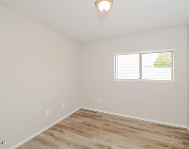 15804 W Port Au Prince Lane - Photo Thumbnail 9