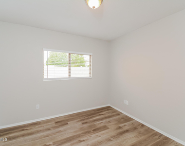 15804 W Port Au Prince Lane - Photo Thumbnail 10