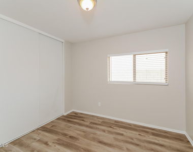 15804 W Port Au Prince Lane - Photo Thumbnail 11