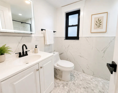 West 17th Street - Photo Thumbnail 2