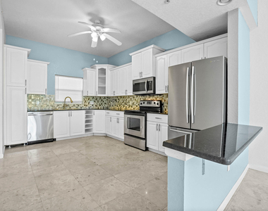 1650 Presidential Way - Photo Thumbnail 4