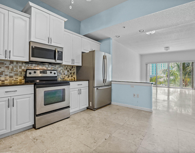 1650 Presidential Way - Photo Thumbnail 5