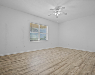 1650 Presidential Way - Photo Thumbnail 9