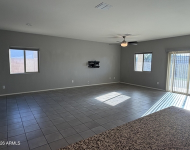 3214 N Pleasant View Lane - Photo Thumbnail 1