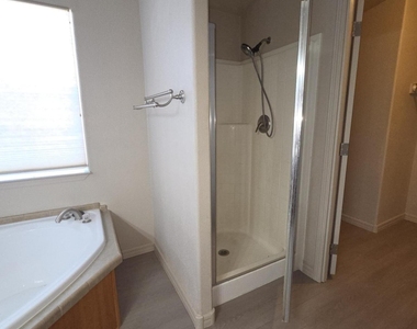 40709 N 253rd Avenue - Photo Thumbnail 6