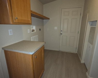 40709 N 253rd Avenue - Photo Thumbnail 10