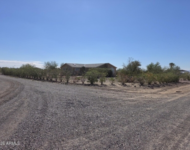40709 N 253rd Avenue - Photo Thumbnail 14