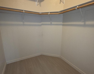40709 N 253rd Avenue - Photo Thumbnail 7