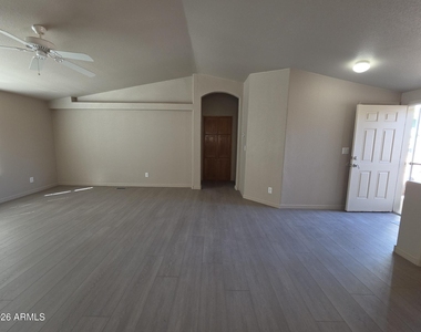 40709 N 253rd Avenue - Photo Thumbnail 1