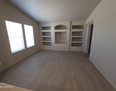 40709 N 253rd Avenue - Photo Thumbnail 4