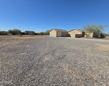 40709 N 253rd Avenue - Photo Thumbnail 13