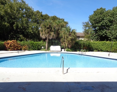 4394 Nw 9th Avenue - Photo Thumbnail 2